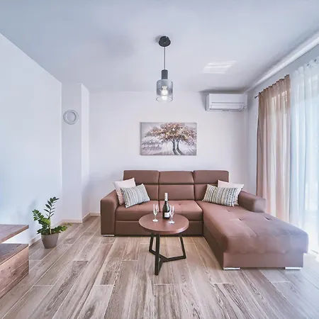 Lägenhet Lola & Bela *