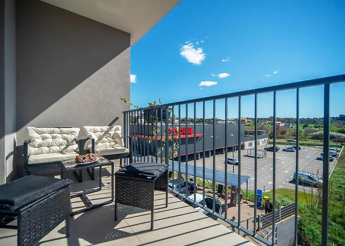 Lola & Bela - Free Parking & Balcony Apartmán Pula