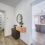 Lola & Bela - Free Parking & Balcony Pula