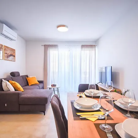 Appartement Lola & Bela - Free Parking & Balcony Pula