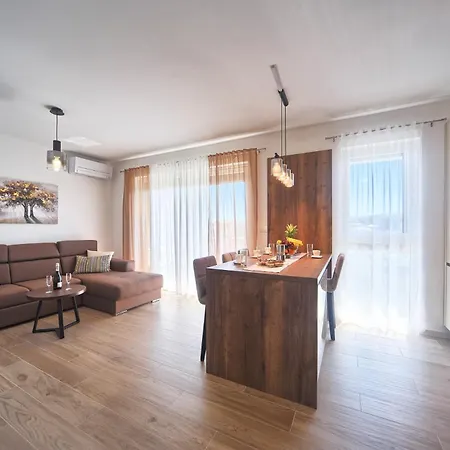 Appartement Lola & Bela - Free Parking & Balcony Pula