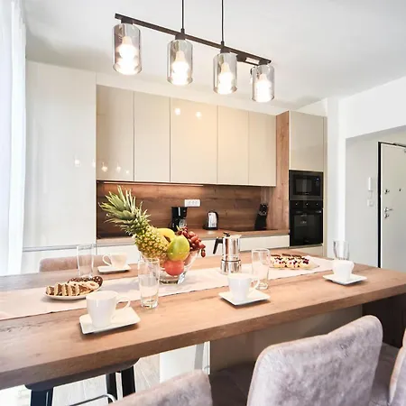 Lola & Bela * פולה