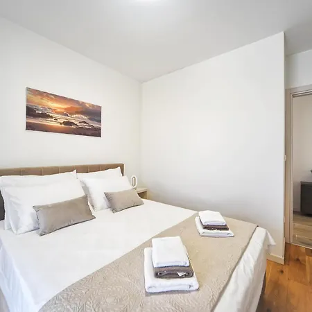 Lola & Bela - Free Parking & Balcony * Pula