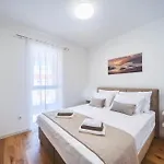 Lola & Bela - Free Parking & Balcony *
