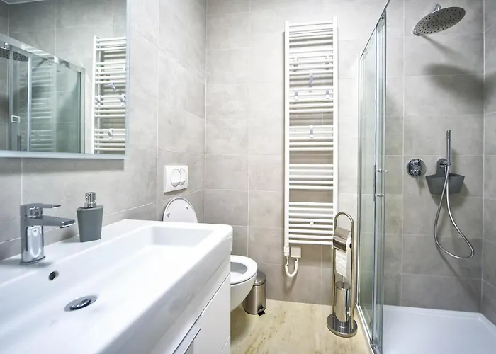 Lola & Bela - Free Parking & Balcony Apartamento