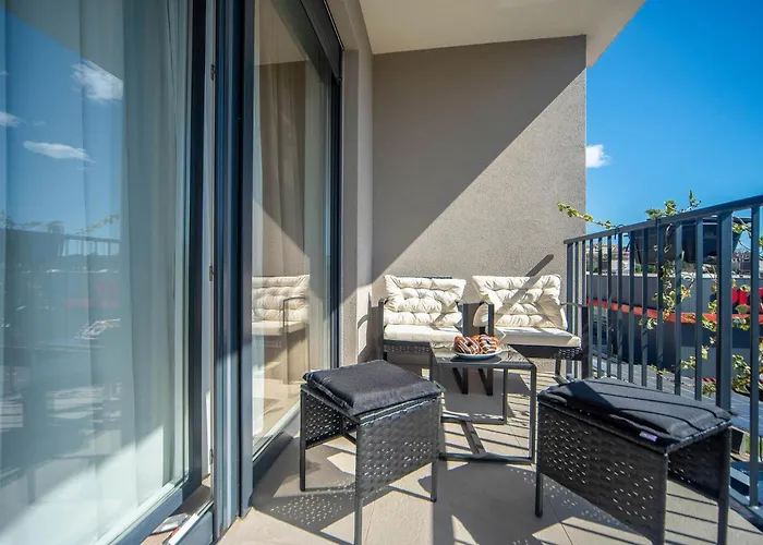 Lola & Bela - Free Parking & Balcony *